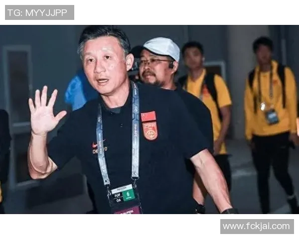 深圳篮球队整体压制革新探讨:从战术到团队协作的全面升级之路 深圳篮球队整体压制革新探讨:从战术到团队协作的全面升级之路