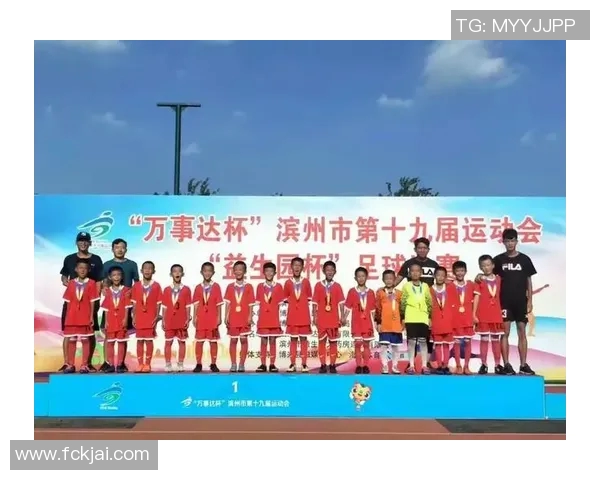 深圳足球队以59分领跑冠军赛积分榜展现强劲实力