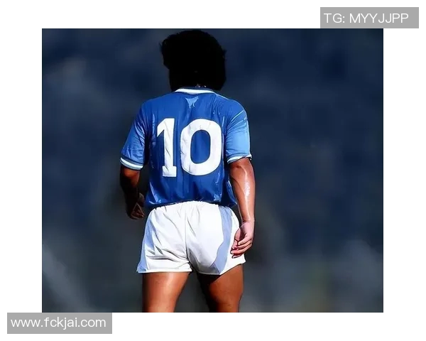 传奇79号球衣背后的足球明星与他们的辉煌历史 传奇79号球衣背后的足球明星与他们的辉煌历史