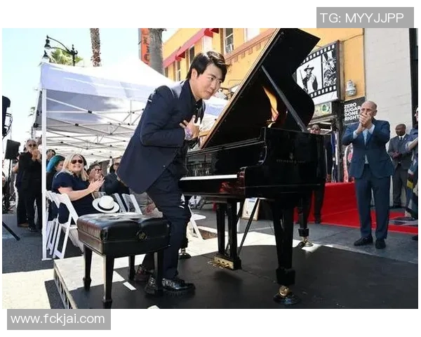 吐鲁番的足球明星女勇敢追梦展现自我风采与激情的故事 吐鲁番的足球明星女勇敢追梦展现自我风采与激情的故事